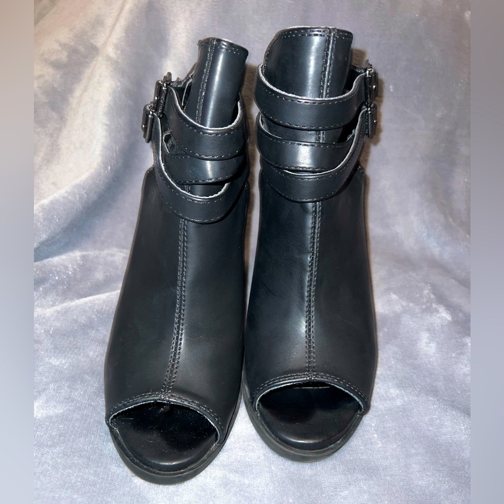 EUC Peep toe booties!